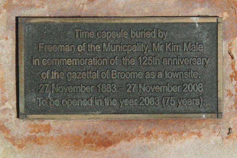 Plaque 1: 01-August -2015