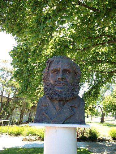 George Evans Bust 2 : November 2013