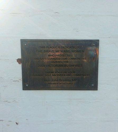 2009 Bushfire Plaque : November 2013 2009 Bushfire Plaque : November 2013