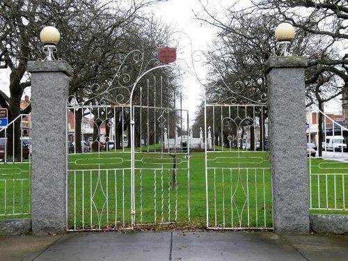 Agnes Black Memorial Gates : 02-August-2011 Agnes Black Memorial Gates : 02-August-2011