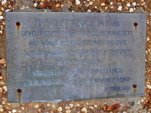 Plaque Inscription : 02-August-2014