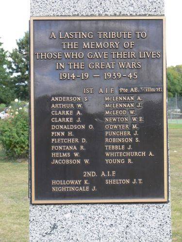 Avenel War Memorial : 16-May-2013