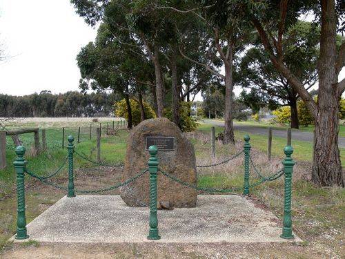 Avenue of Honour : 08-August-2011 Avenue of Honour : 08-August-2011