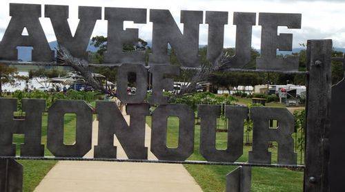 Avenue of Honour Sign : 05-07-2013