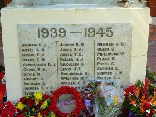 Ayr War Memorial : 25-April-2011