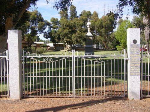 Balranald War Memorial 2 : 28-03-2014 Balranald War Memorial 2 : 28-03-2014