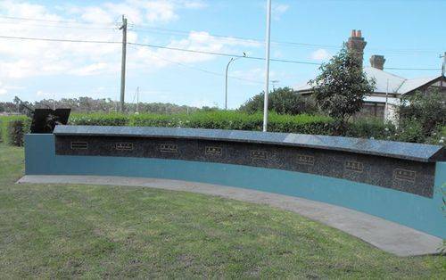 Bateman`s Bay Soldiers Club War Memorial : 20-January-2011