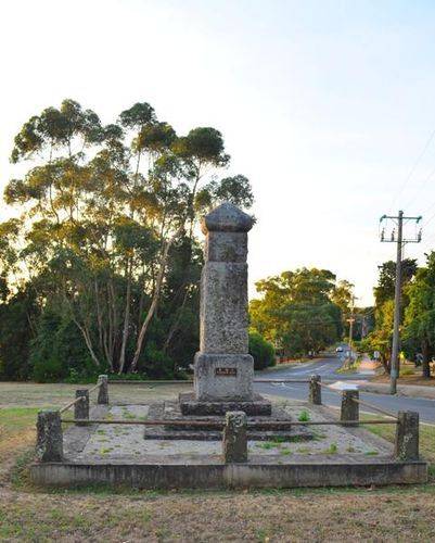 Beaconsfield Upper War Memorial : 20-February-2013