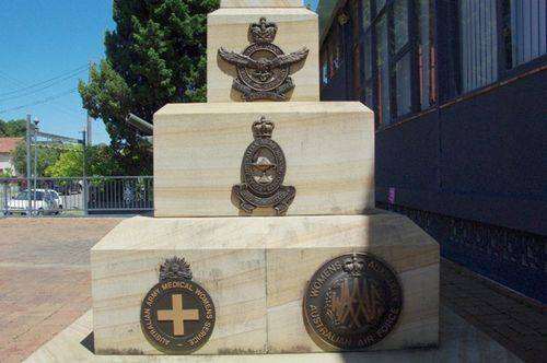 Military Insignias : April 2014 Military Insignias : April 2014