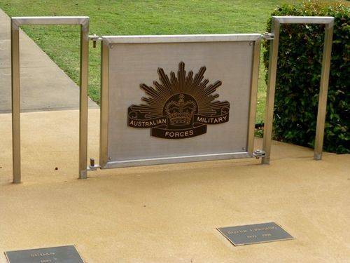 War Memorial Detail 2 : 14-10-2013