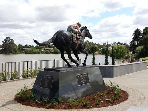 Black Caviar 13 : October 2013 Black Caviar 13 : October 2013