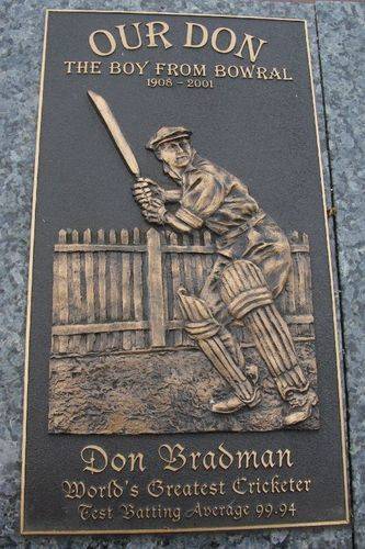Bradman Bronze Relief : August-2014