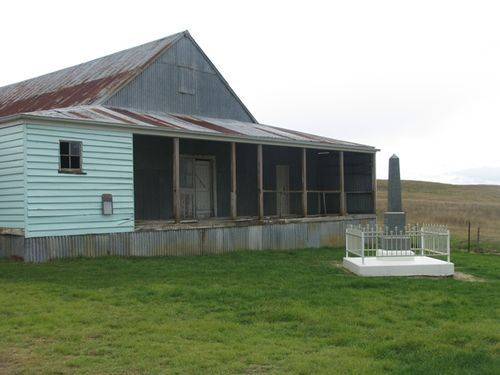 Bungarby War Memorial : 17-October-2011