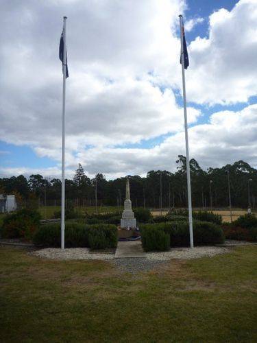 Bungonia War Memorial : 26-April-2011 Bungonia War Memorial : 26-April-2011