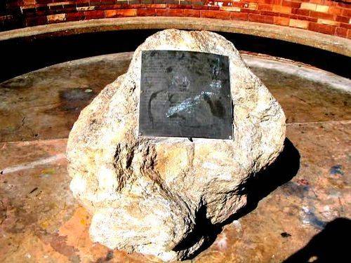 Cameleers Monument Cameleers Monument