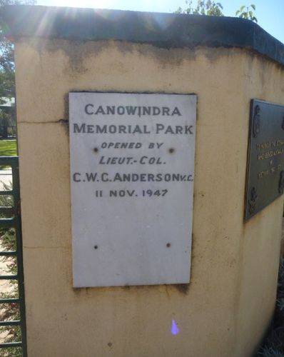 Canowindra Memorial Gates & Park : 29-April-2012 Canowindra Memorial Gates & Park : 29-April-2012