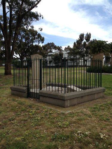 Bacchus Grave 3 : October 2013 