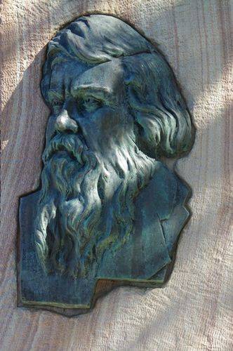 Sir Henry Parkes Sculpture : December 2013