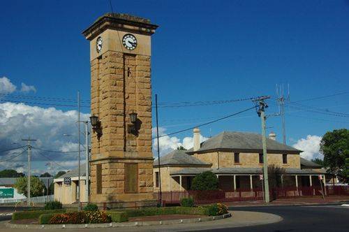 Coonabarabran War Memorial 2 : July 2014 Coonabarabran War Memorial 2 : July 2014