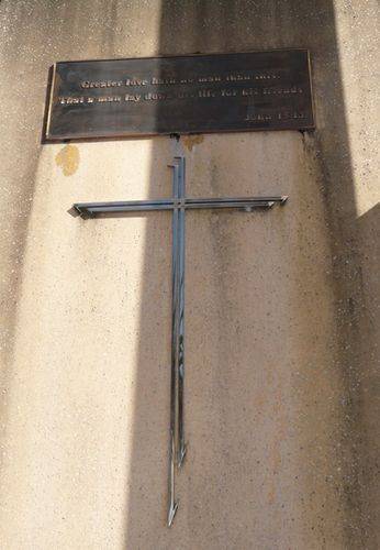 Dandenong Cenotaph and Pillars of Freedom : 12-August-2012