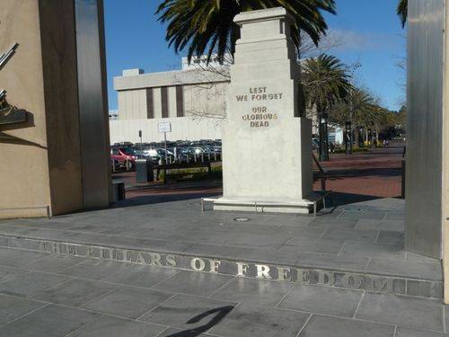 Dandenong Cenotaph and Pillars of Freedom : 12-August-2012 Dandenong Cenotaph and Pillars of Freedom : 12-August-2012