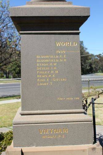 Darlington Point War Memorial : 05-December-2012