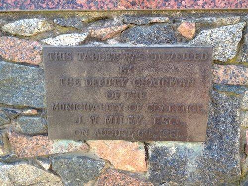 Dr Alexander Thomson Inscription Plaque 2 : 20-09-2013