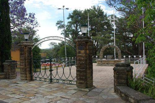 Dr Baxter Memoral Gates 2 : 09-04-2014 Dr Baxter Memoral Gates 2 : 09-04-2014