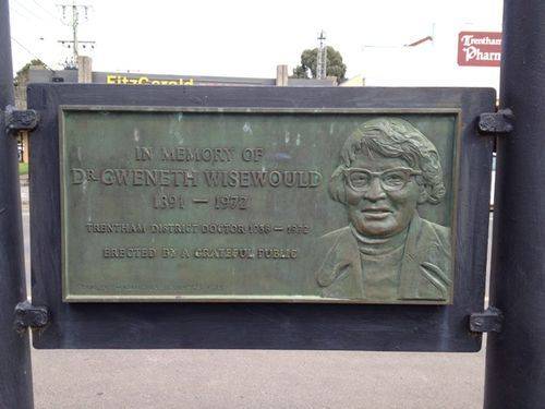 Dr Gweneth Wisewould Plaque : 15-09-2013
