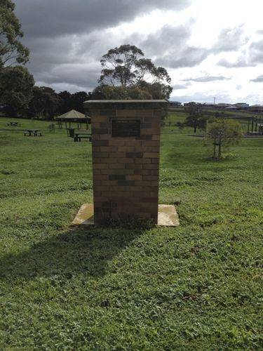 Drewan Park Plinth : 10-09-2013
