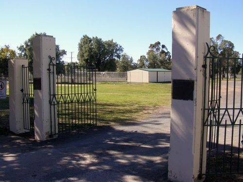 Sloggett Gates : 01-August-2014