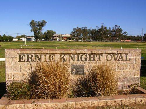 Ernie Knight Oval & Wall : 29-July-2014 Ernie Knight Oval & Wall : 29-July-2014
