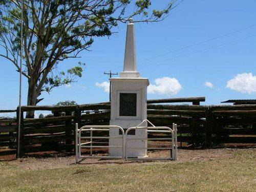 Evelyn Scrub War Memorial Front view Evelyn Scrub War Memorial Front view