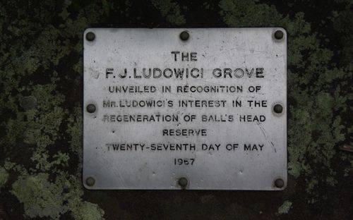 Plaque Inscription : May 2014