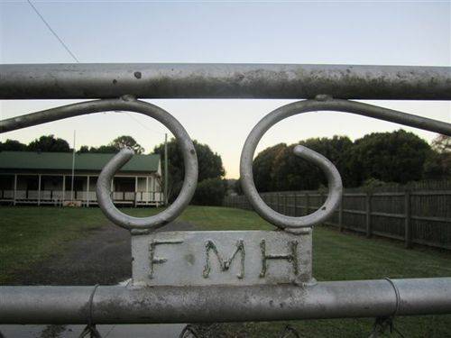 Federal Memorial Hall Gates : 10-05-2011 Federal Memorial Hall Gates : 10-05-2011