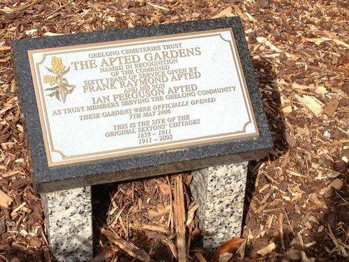 Apted Gardens Plaque : April 2014