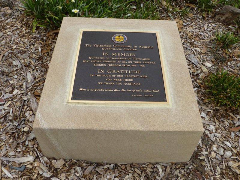 Plaque : 18-November-2014