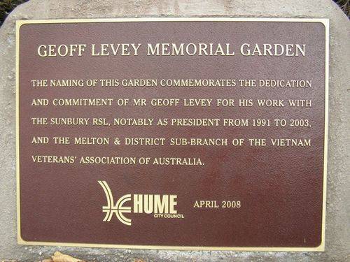 Geoff Levey Plaque : 18-04-2014