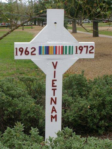 Long Tan Cross : 18-04-2014