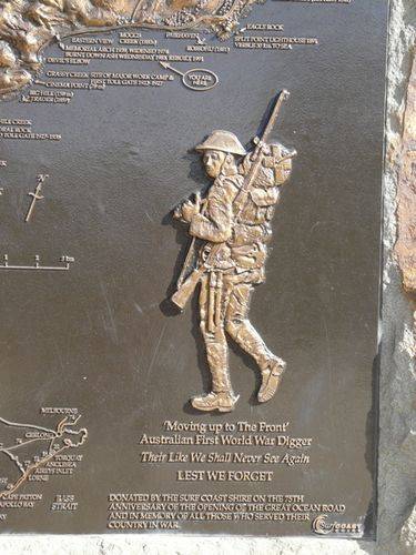 Great Ocean Road Memorial Arch : 23-April-2012 Great Ocean Road Memorial Arch : 23-April-2012