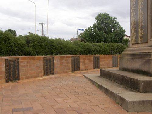 Memorial Wall 2 : 25-03-2014