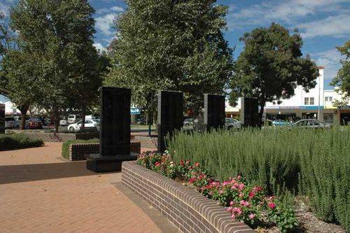 Griffith Cenotaph : 07-June-2013