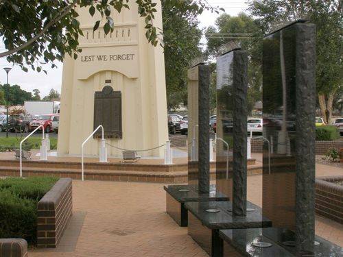 Griffith Cenotaph : 27-03-2014