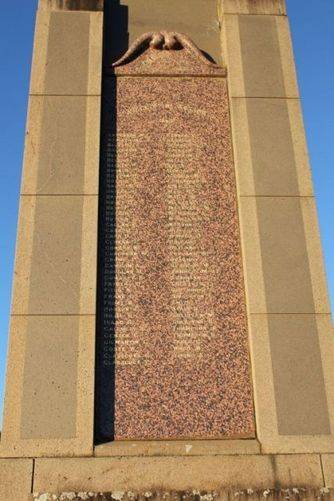 Gundagai War Memorial : 10-July-2011