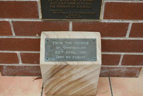 Gwandalan War Memorial 2 : March 2014 Gwandalan War Memorial 2 : March 2014