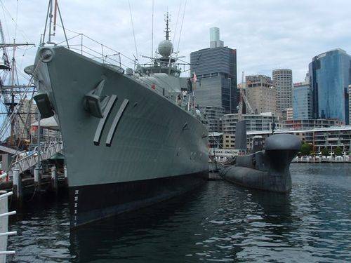 HMAS Vampire & Onslow HMAS Vampire & Onslow