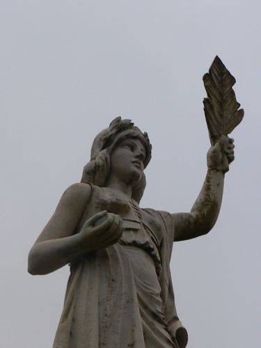 Hamilton War Memorial : 11-June-2011 Hamilton War Memorial : 11-June-2011