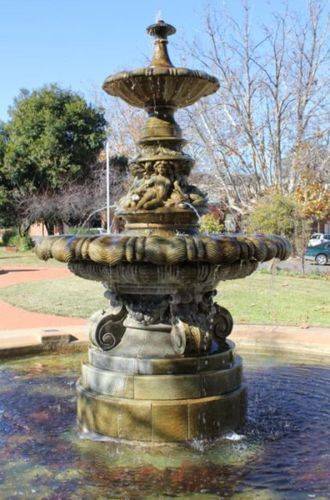 Hankinson Fountain : 18-July-2011 Hankinson Fountain : 18-July-2011