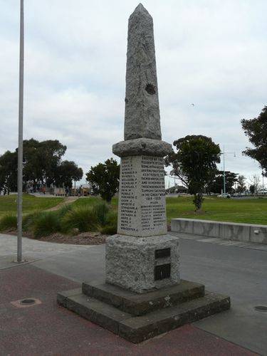 Hastings War Memorial : 27-September-2011 Hastings War Memorial : 27-September-2011