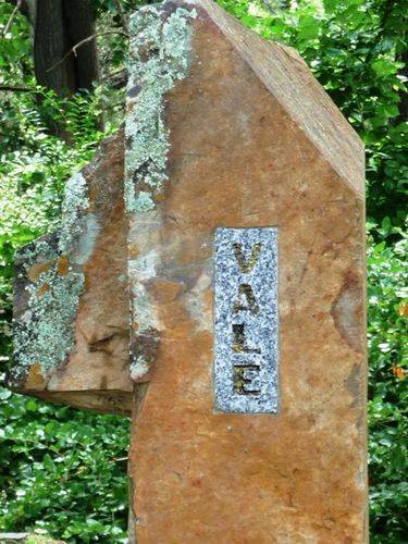 Hepburn Springs Memorial Gates : 21-December-2010 Hepburn Springs Memorial Gates : 21-December-2010